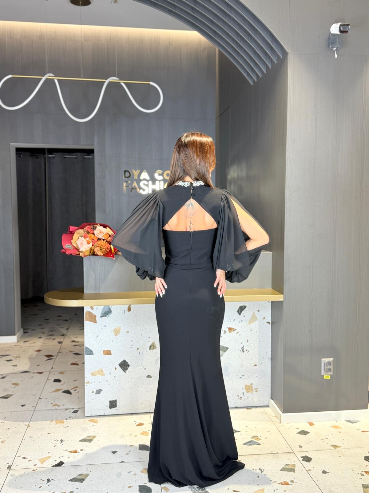 Rochie Lungă Neagră Cu Cristale Și Mâneci Cape DYA1350 - imagine 4