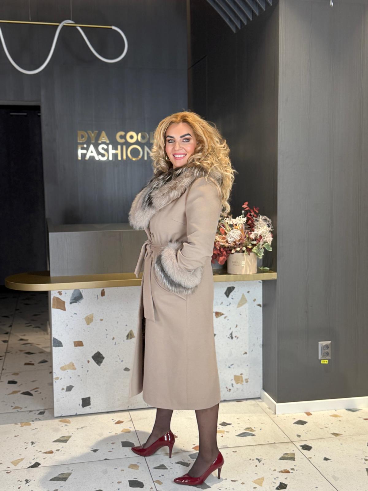 Palton Bej cu Guler și Mâneci din Blană Naturala DYA1373 - imagine 4