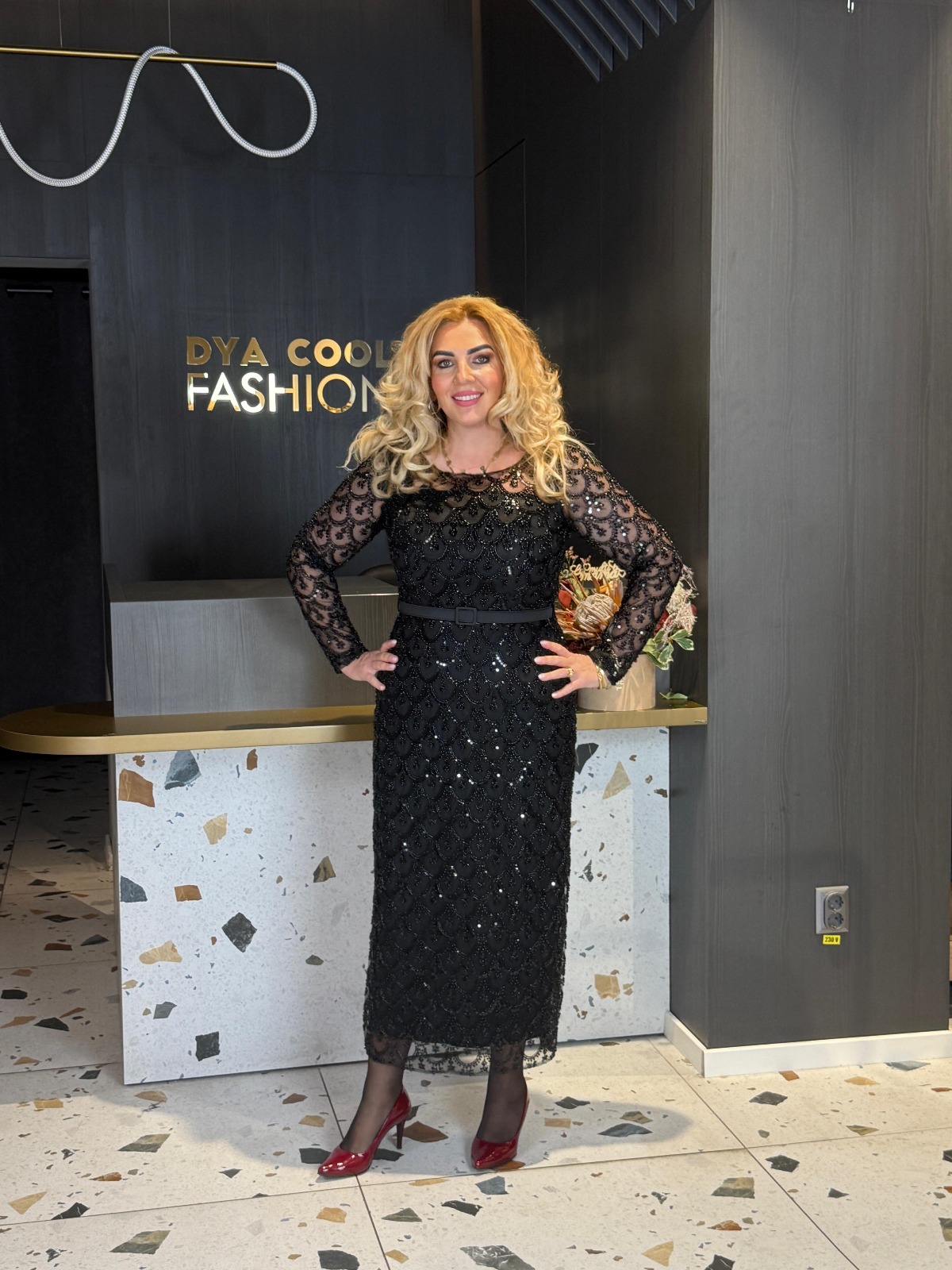 Rochie Midi Brodată Neagră Cu Paiete DYA1390