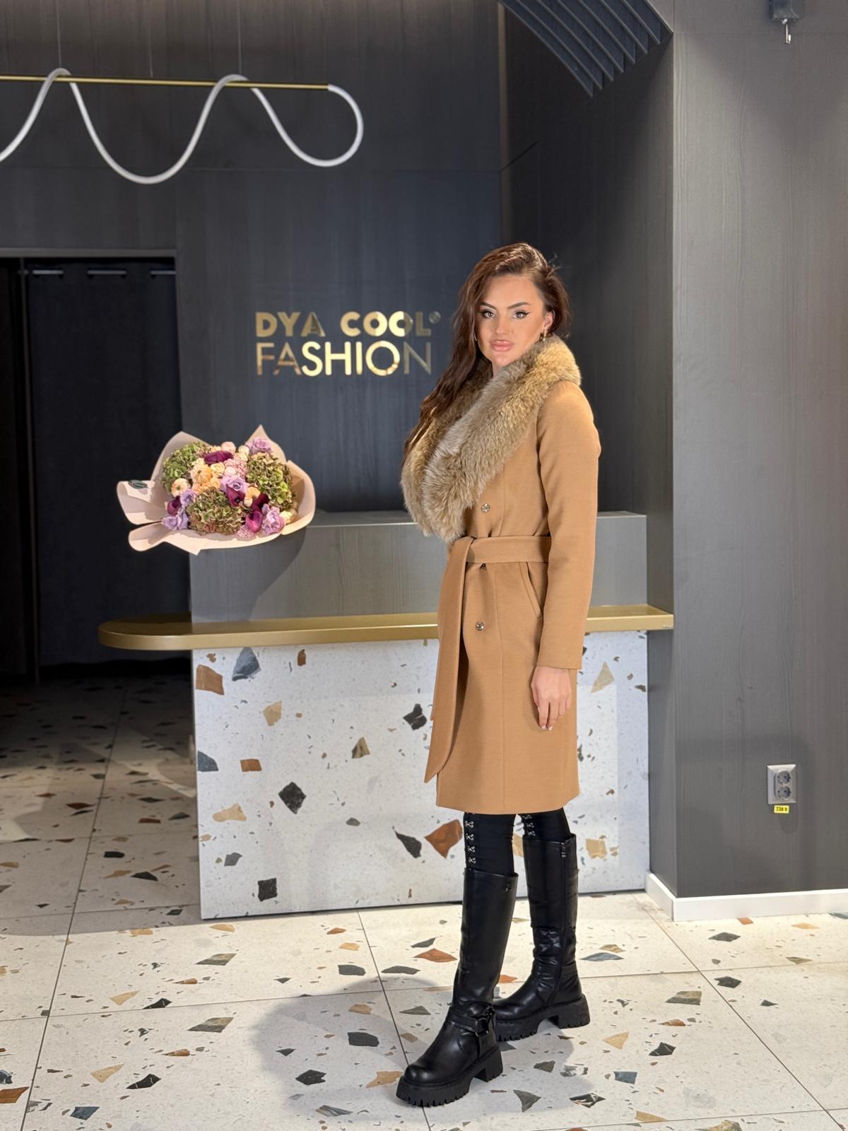 Palton Bej Cu Guler De Blană Naturală DYA1435 - imagine 2