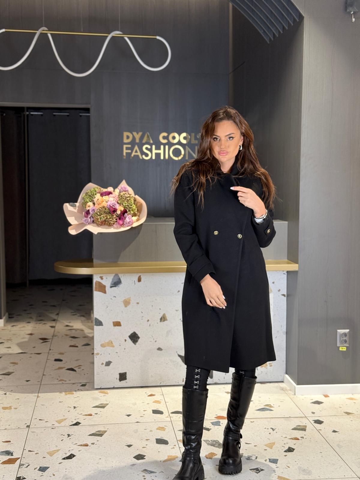 Palton Negru Cu Nasturi Aurii DYA1440