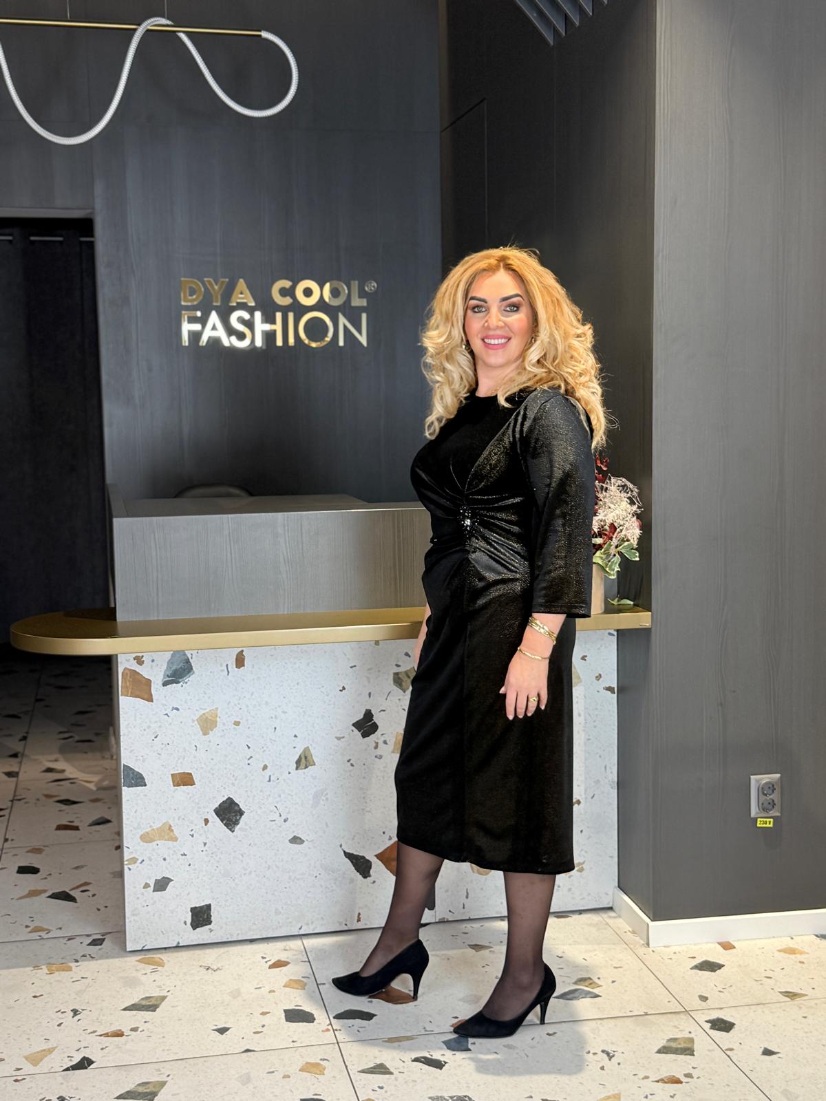 Rochie Midi Neagră Cu Sclipici Și Drapaj Elegant DYA1446 - imagine 3