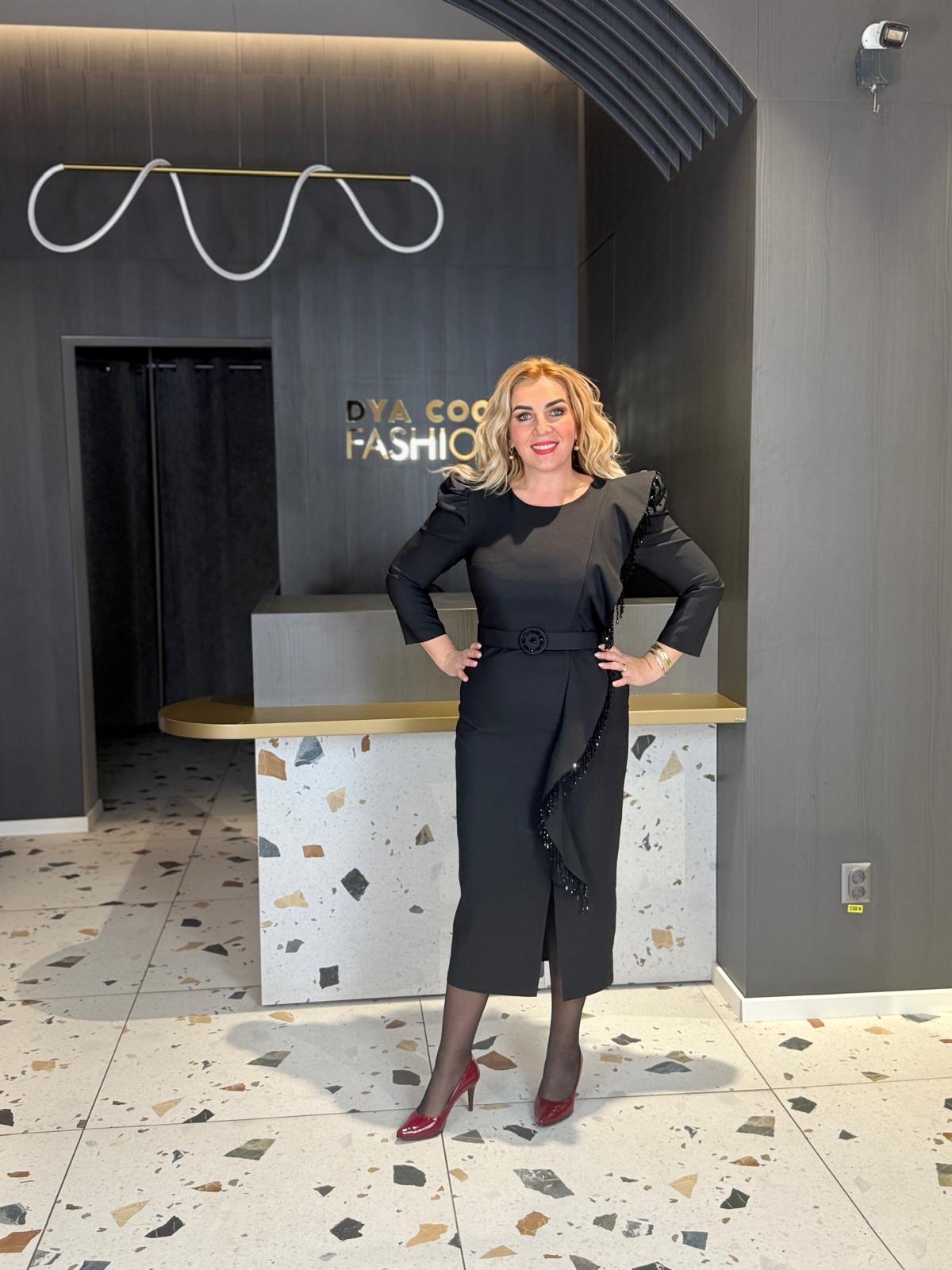 Rochie Midi Neagră Elegantă Cu Volane DYA1950